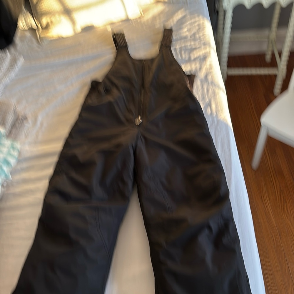 White sierra ski bibs size 12 good shape no rips some scuffs on bottom hem